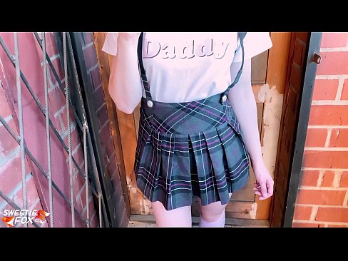 ❤️ Schoolgirl Sucks a dick gu domhainn agus fucks an àite clasaichean. ️  Gnè càileachd  aig gd.pornjimbo.ru ❌